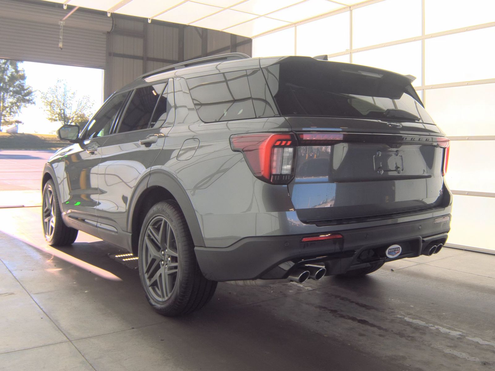 FORD EXPLORER - 9
