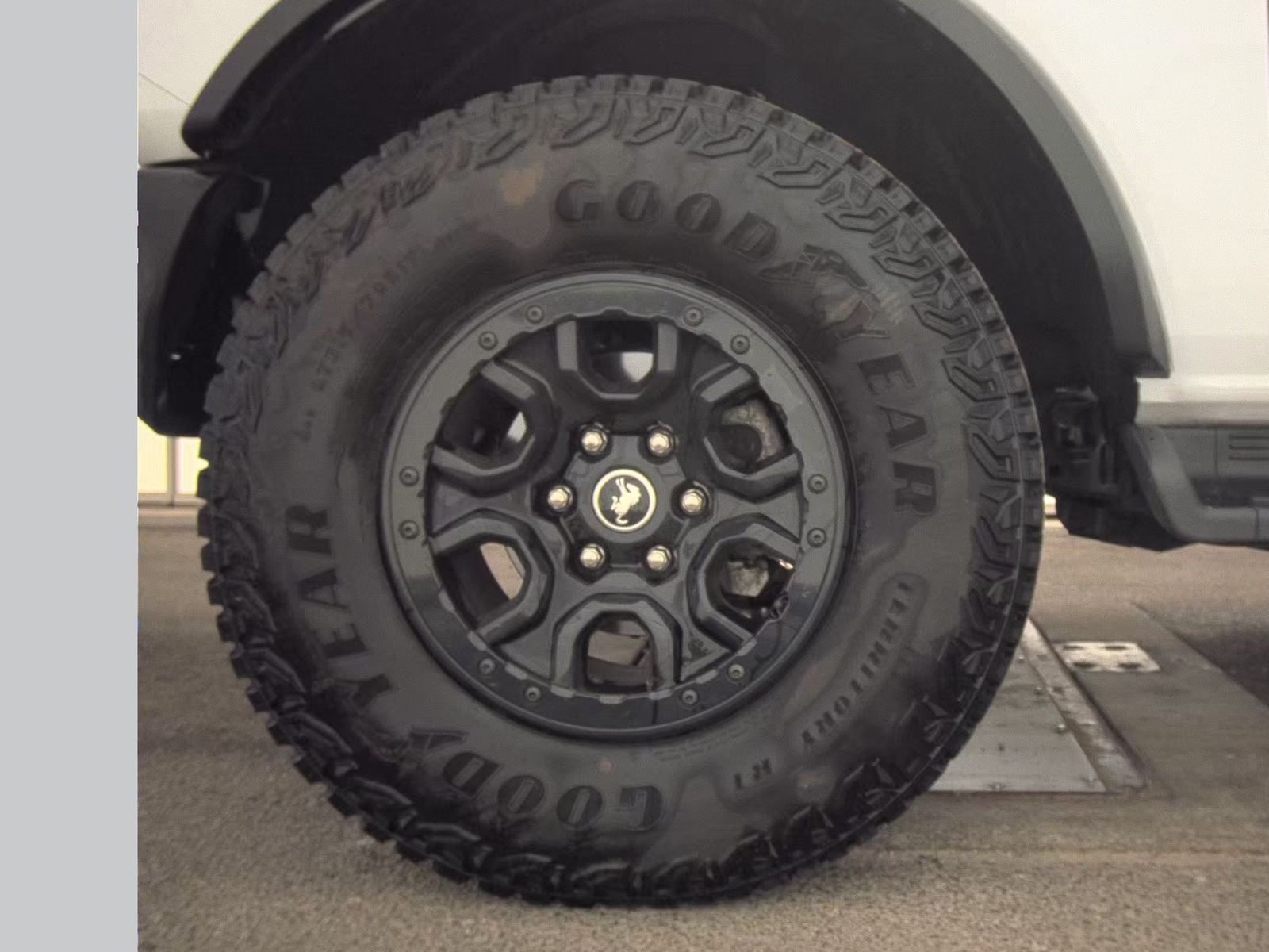 FORD BRONCO - 10