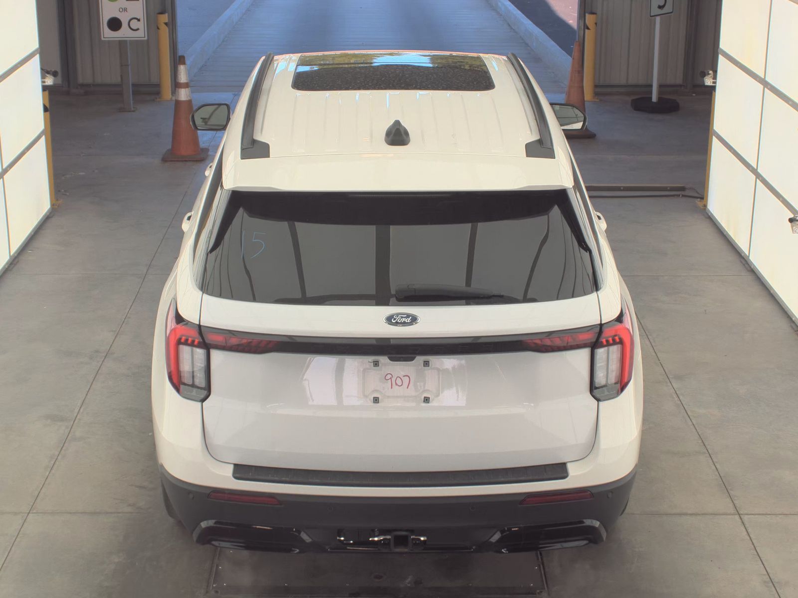 FORD EXPLORER - 7