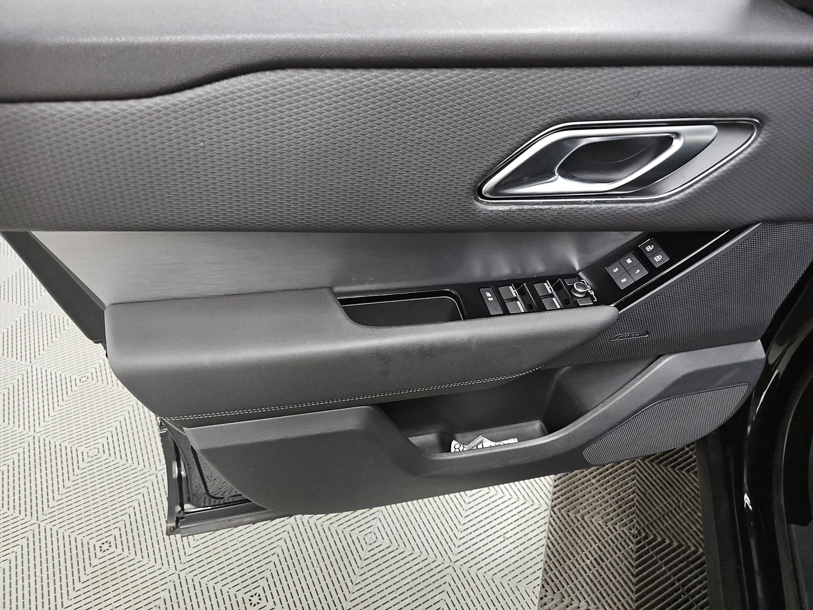 2023 Land Rover Range Rover Velar R-Dynamic S FWD