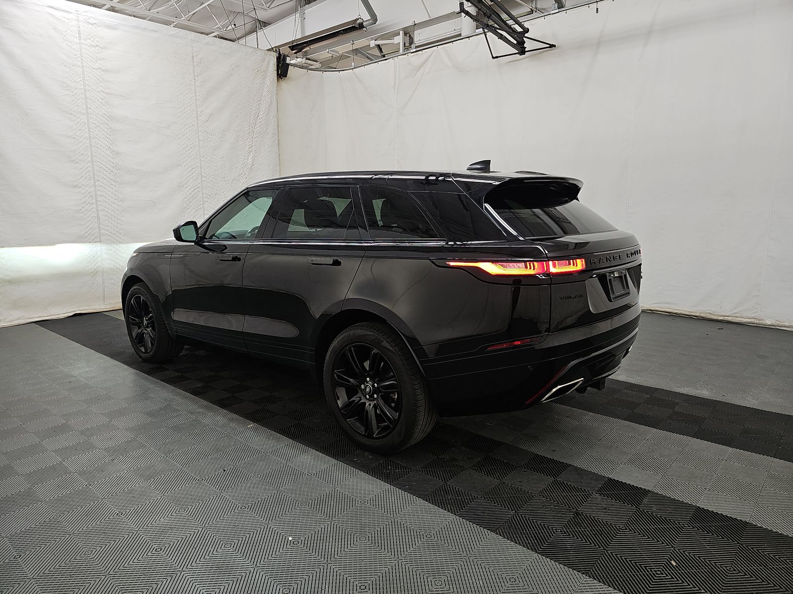 2023 Land Rover Range Rover Velar R-Dynamic S FWD
