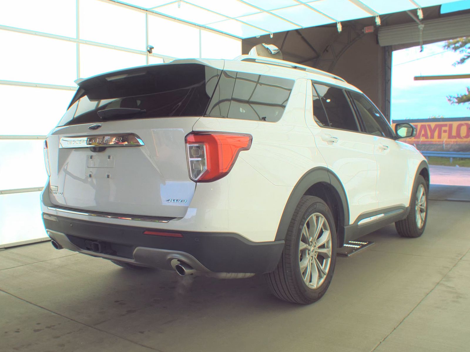 FORD EXPLORER - 6