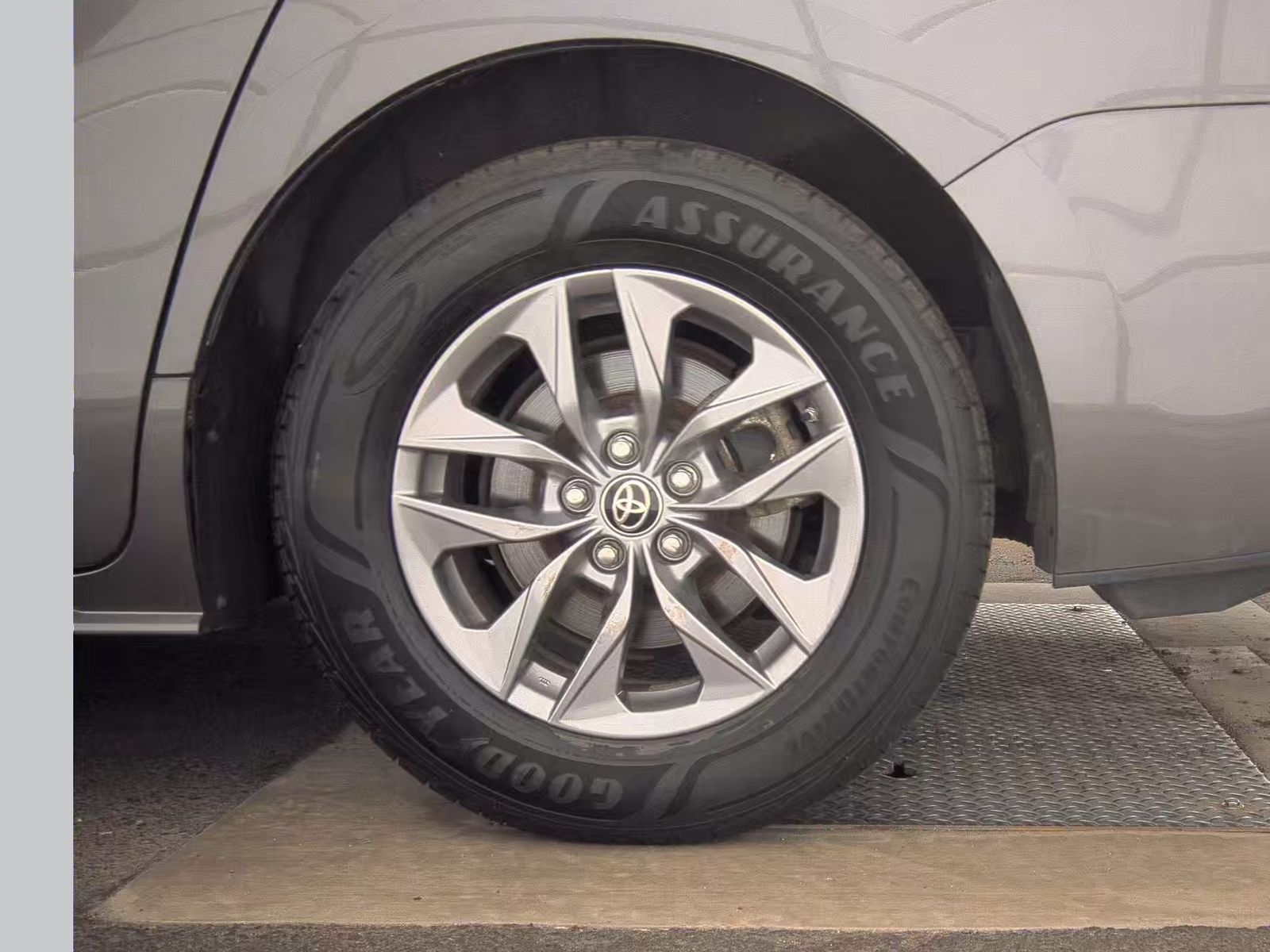 2021 Toyota Sienna LE photo 12