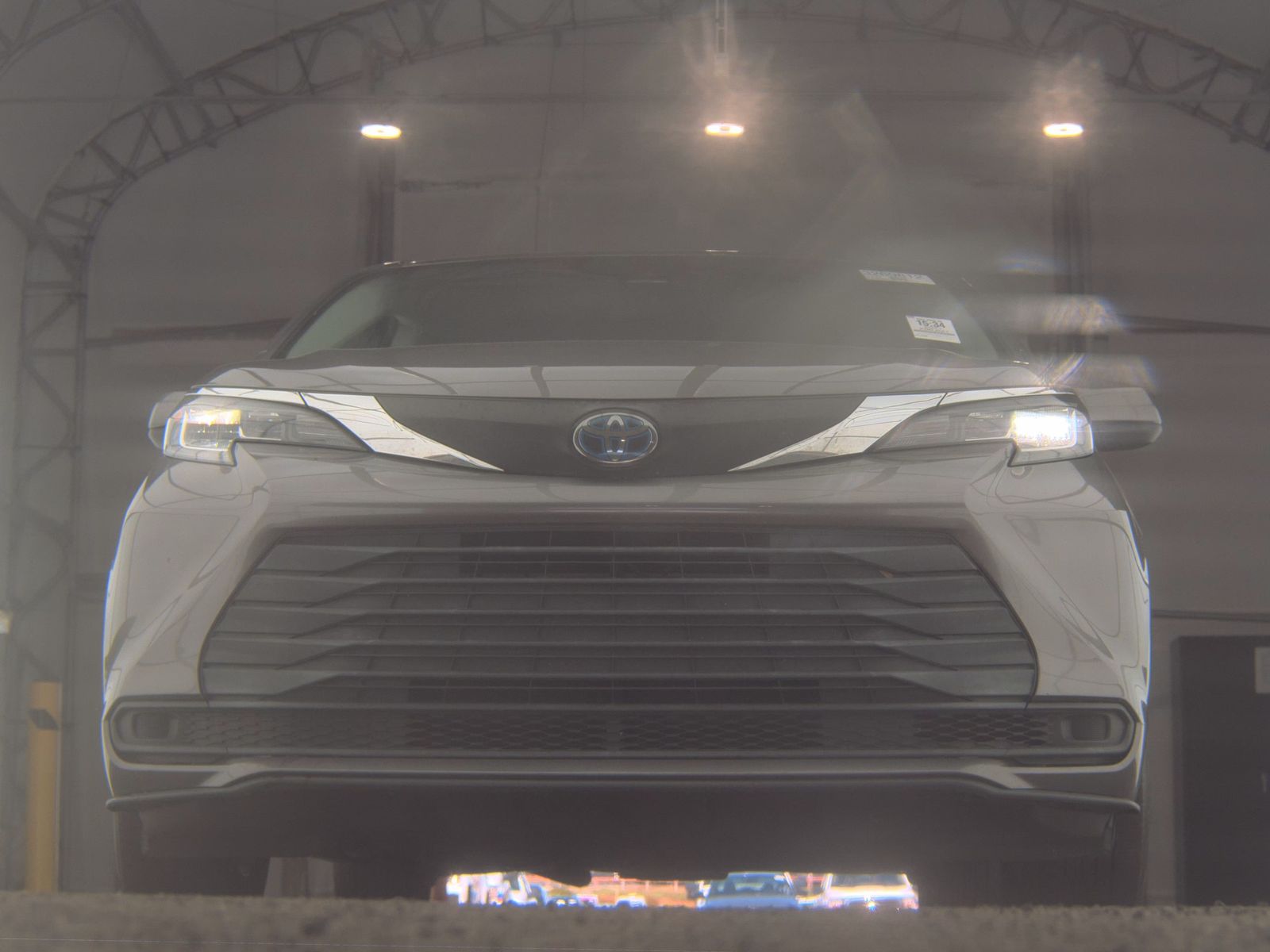 2021 Toyota Sienna LE photo 3