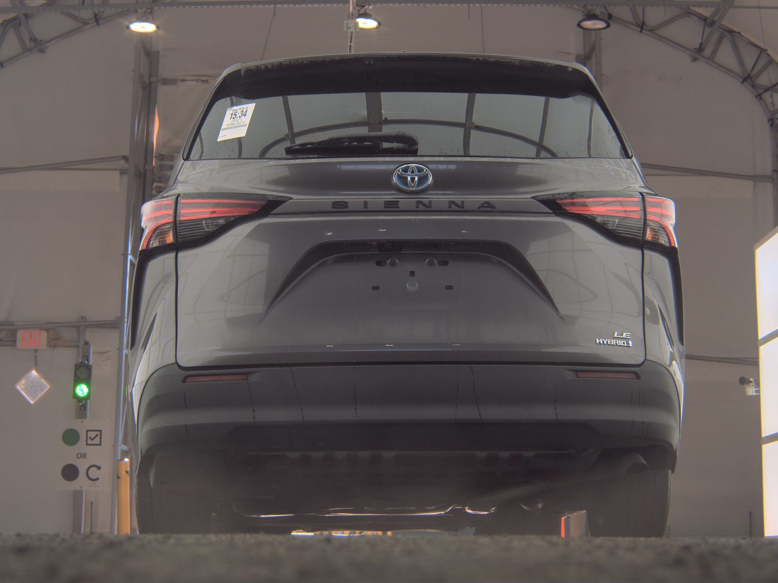 2021 Toyota Sienna LE photo 7