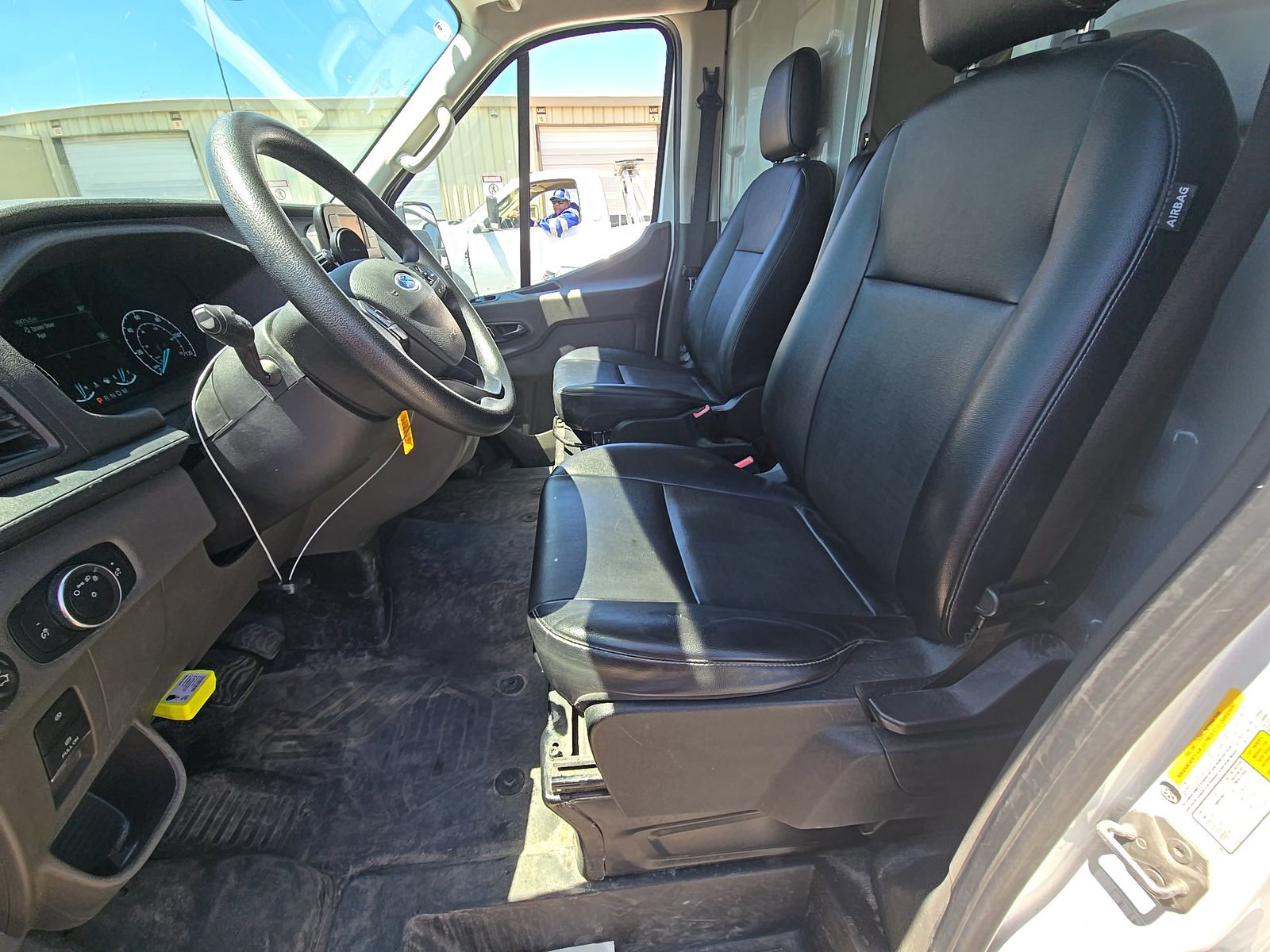 FORD TRANSIT 250 - 8