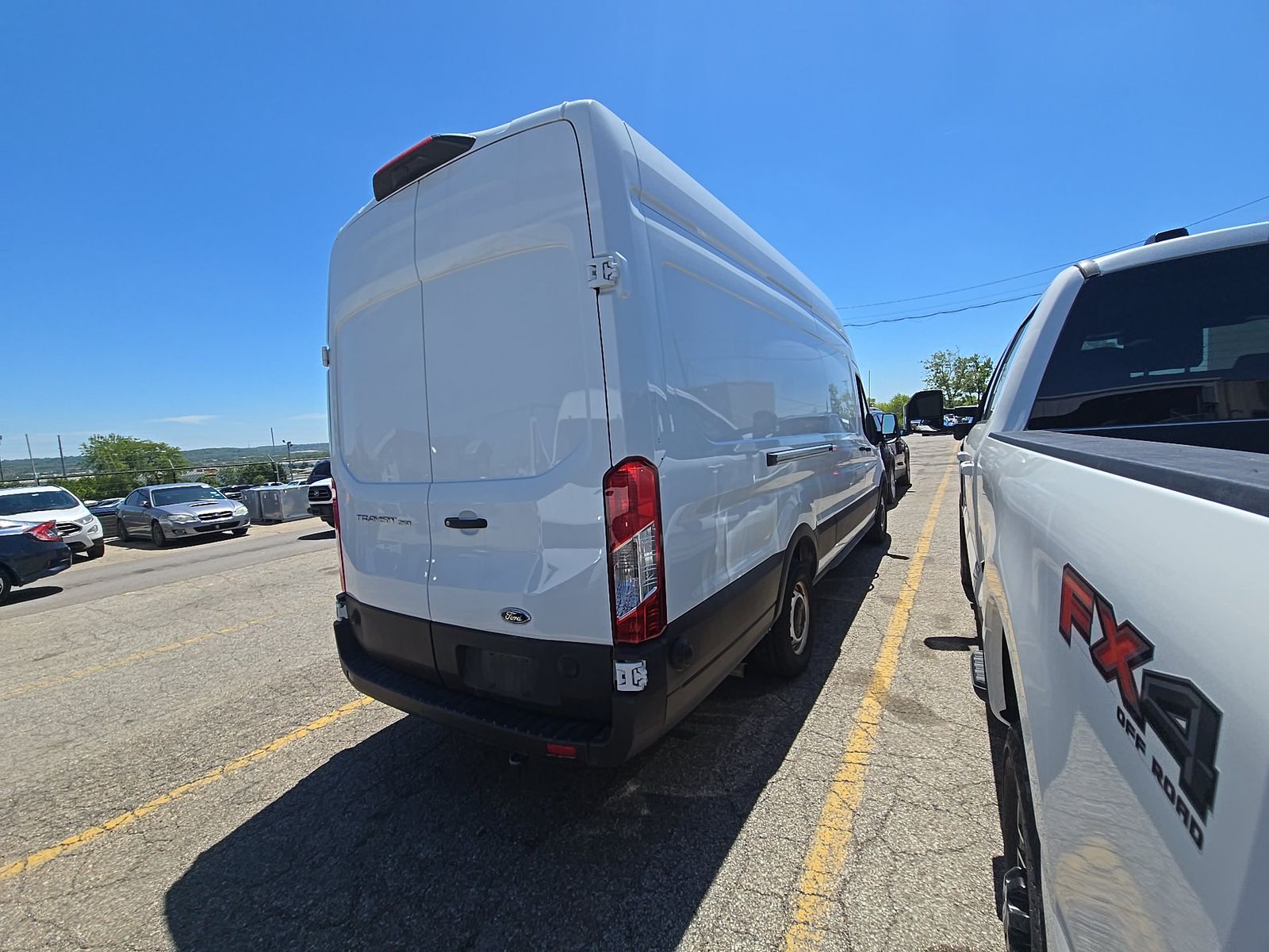 FORD TRANSIT 250 - 5