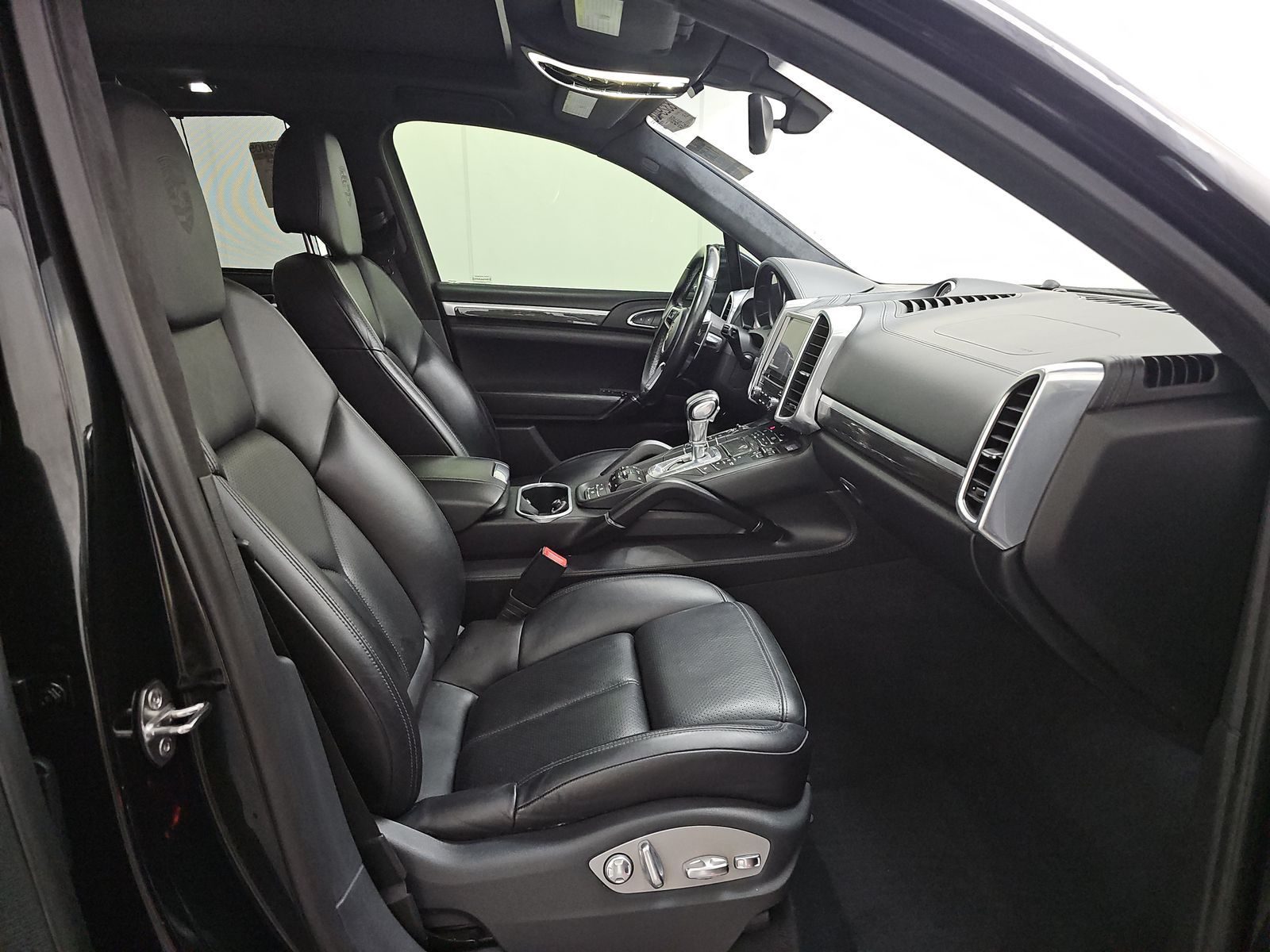 PORSCHE CAYENNE - 9