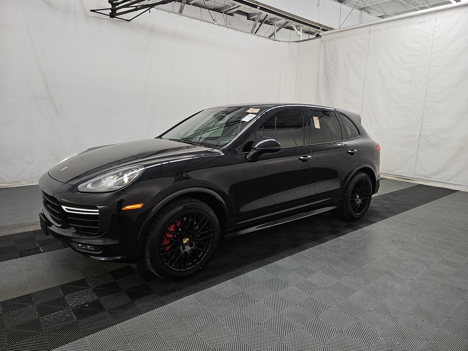 PORSCHE CAYENNE - 1