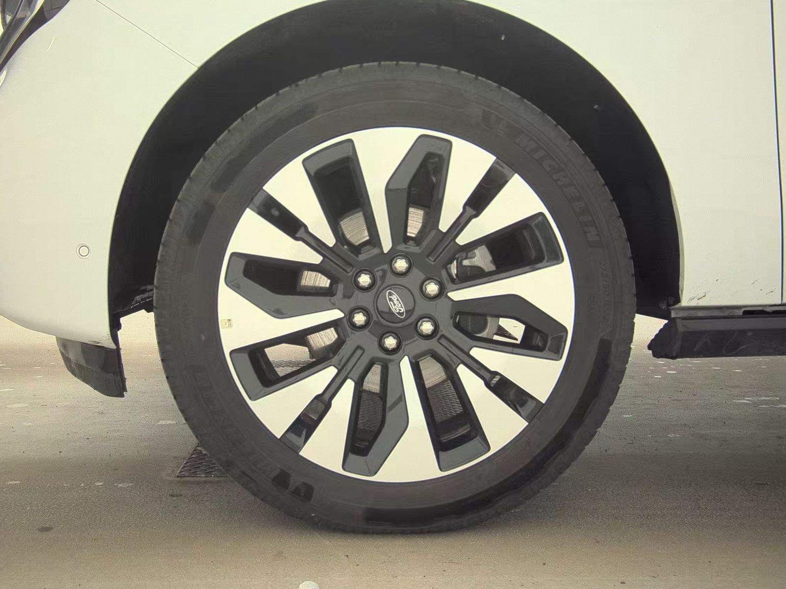 FORD EXPEDITION - 10