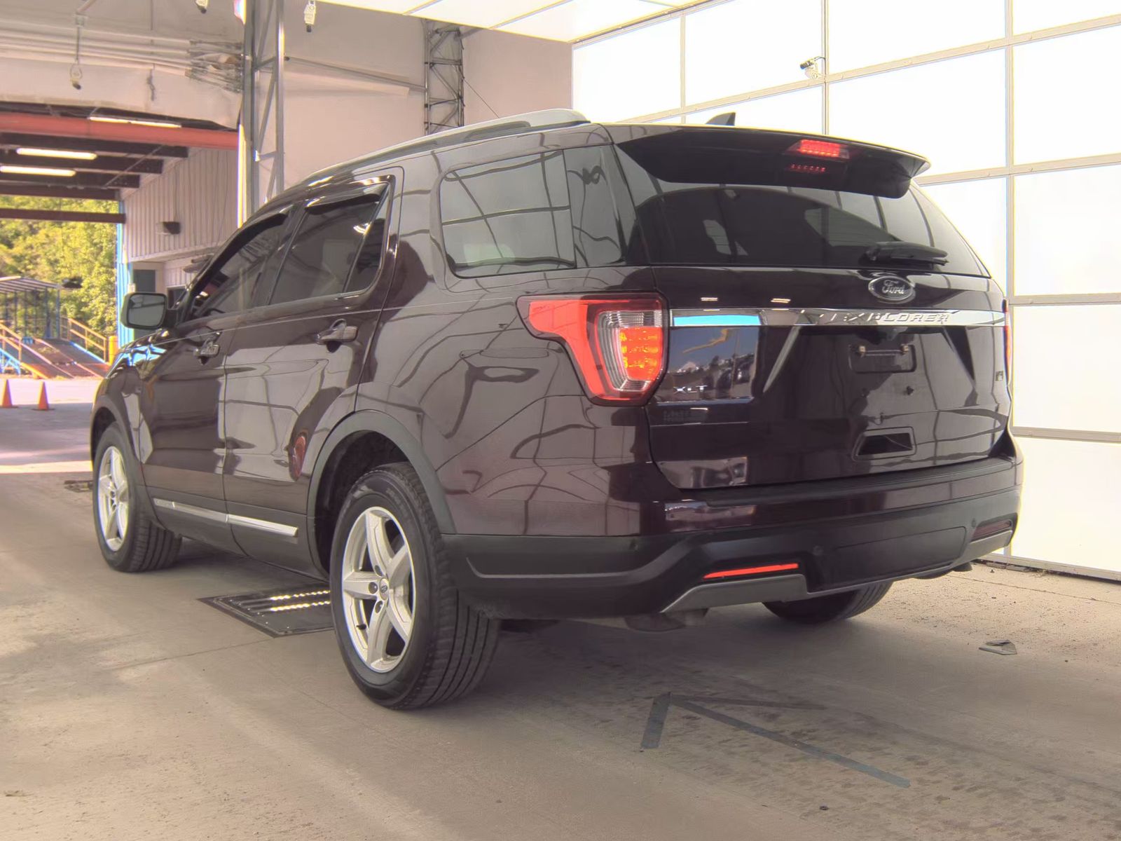FORD EXPLORER - 9