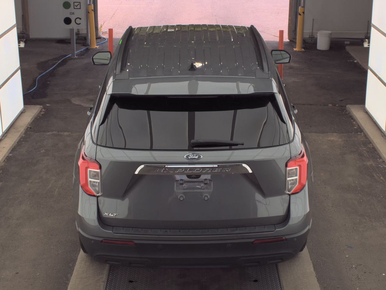 FORD EXPLORER - 7