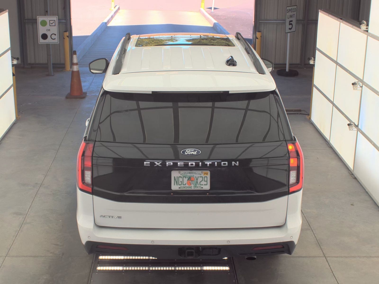 FORD EXPEDITION - 7