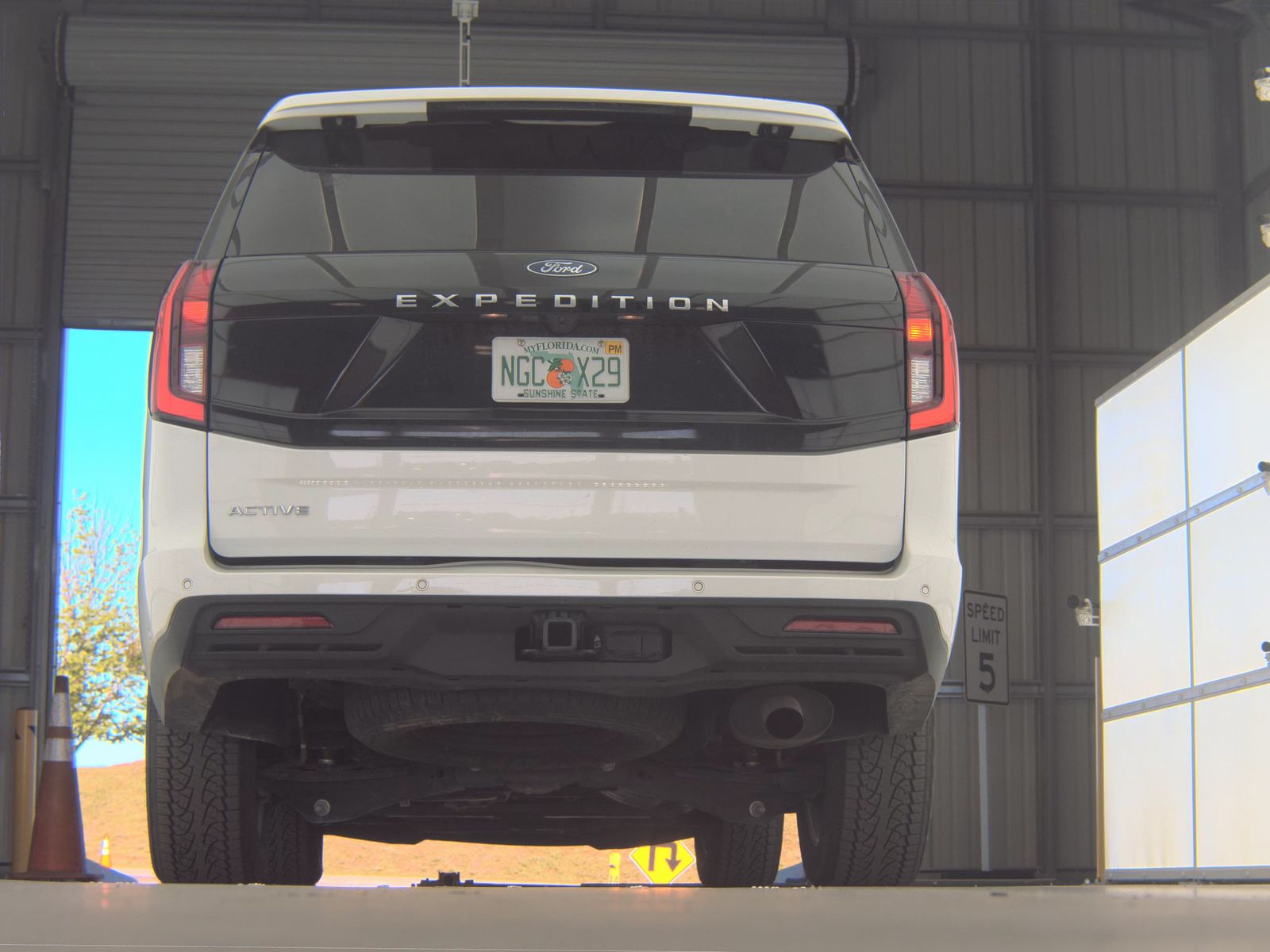 FORD EXPEDITION - 8