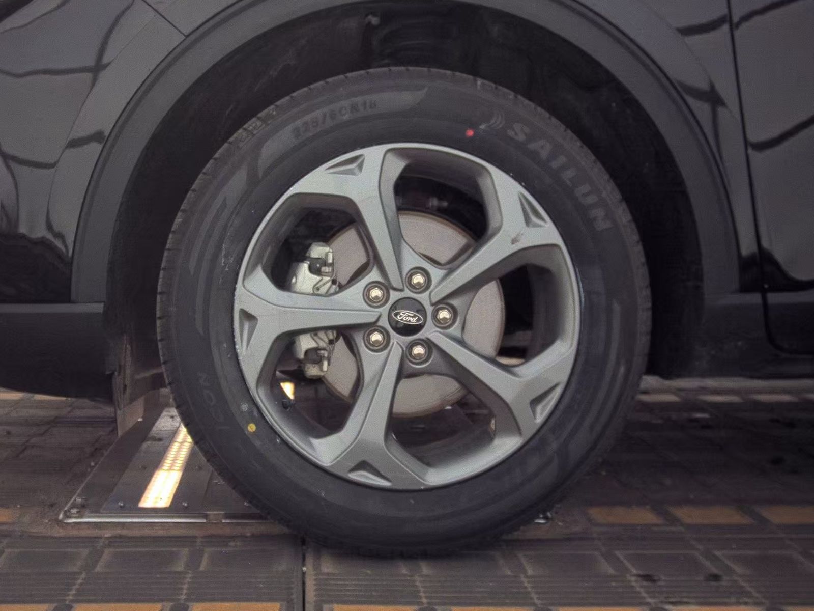 FORD ESCAPE - 10
