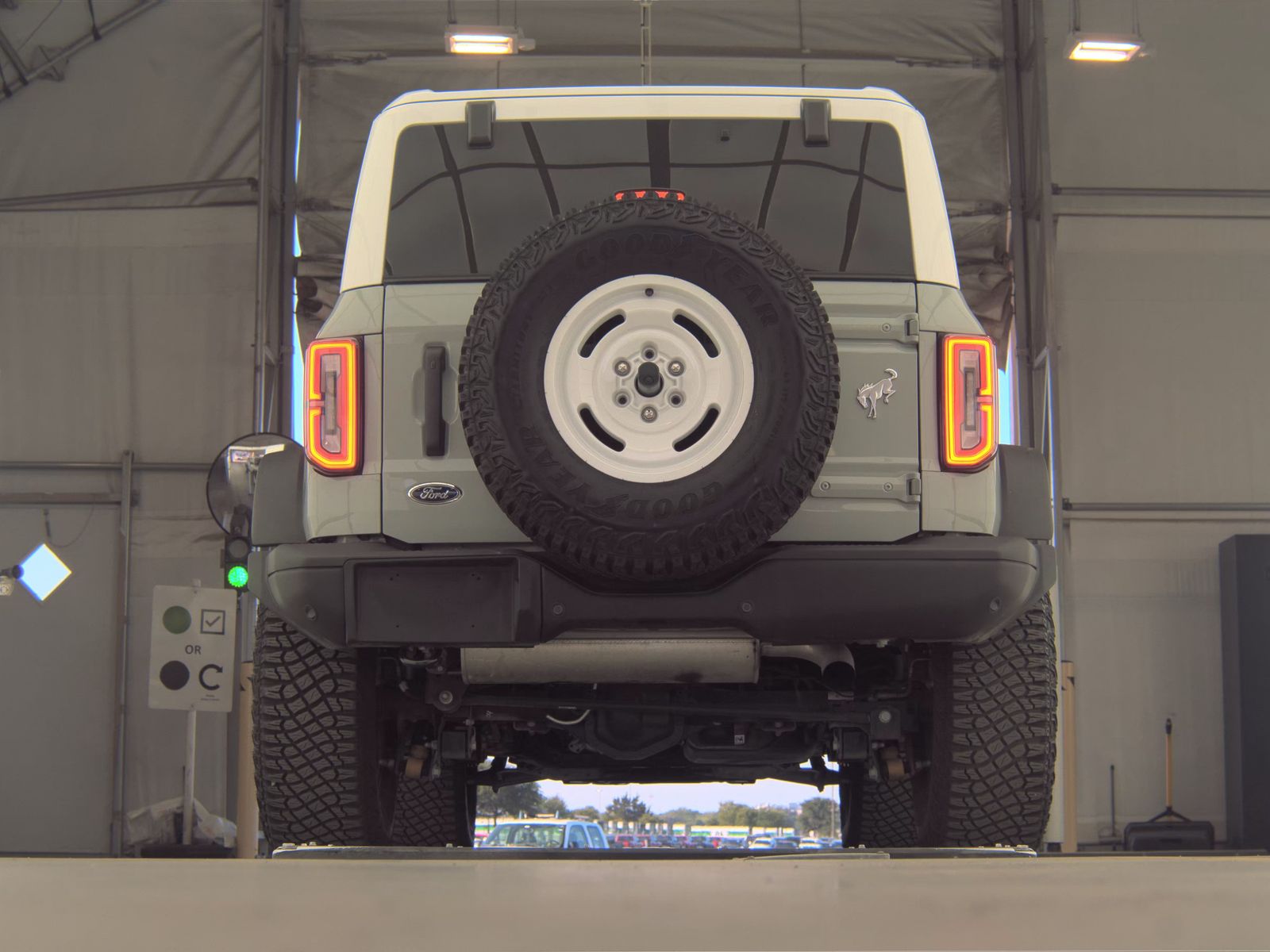 FORD BRONCO - 8