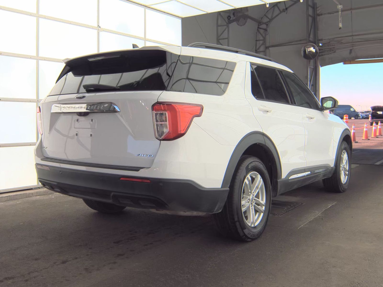 FORD EXPLORER - 6