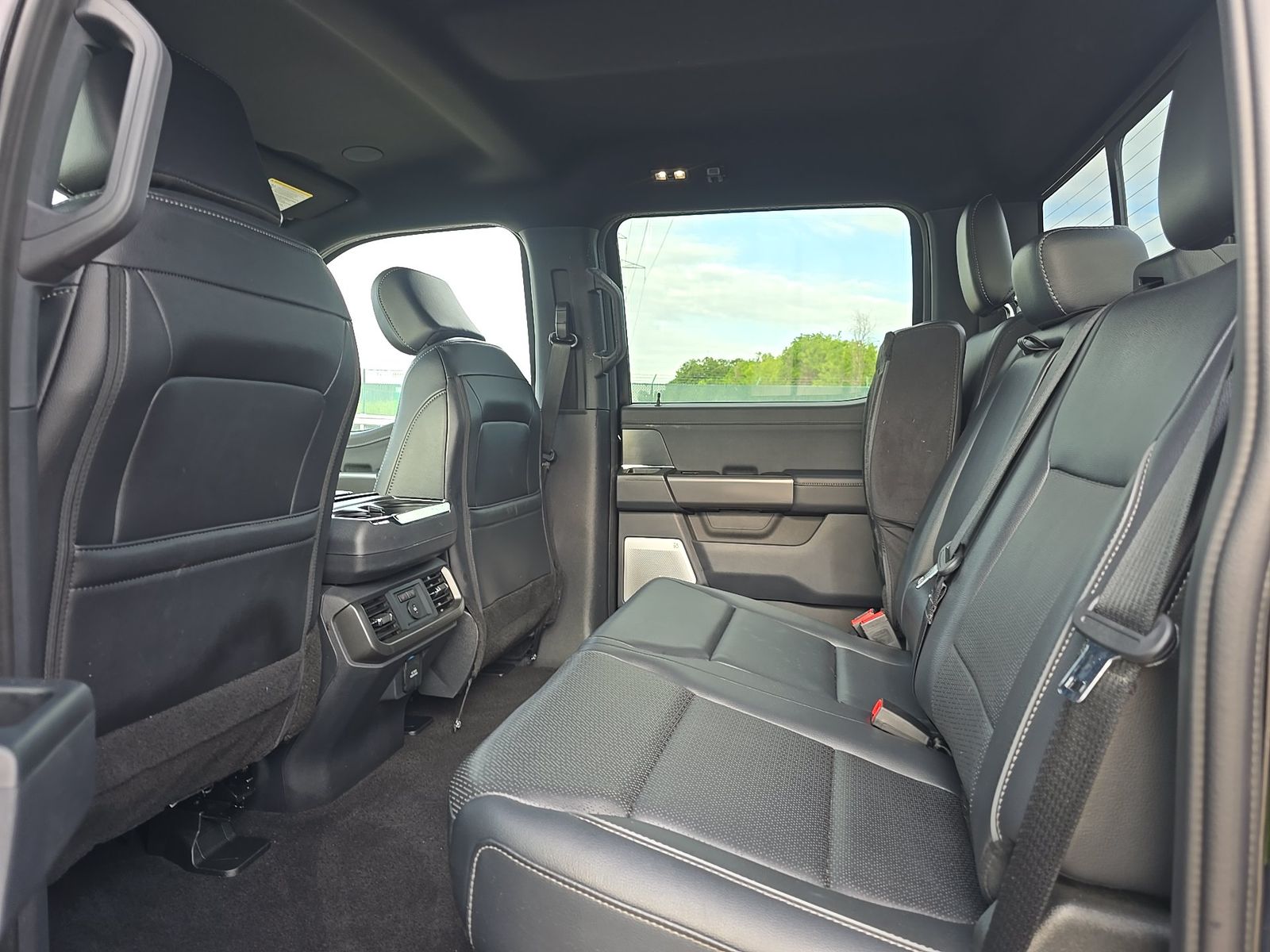 2025 Ford F-150 Lariat AWD