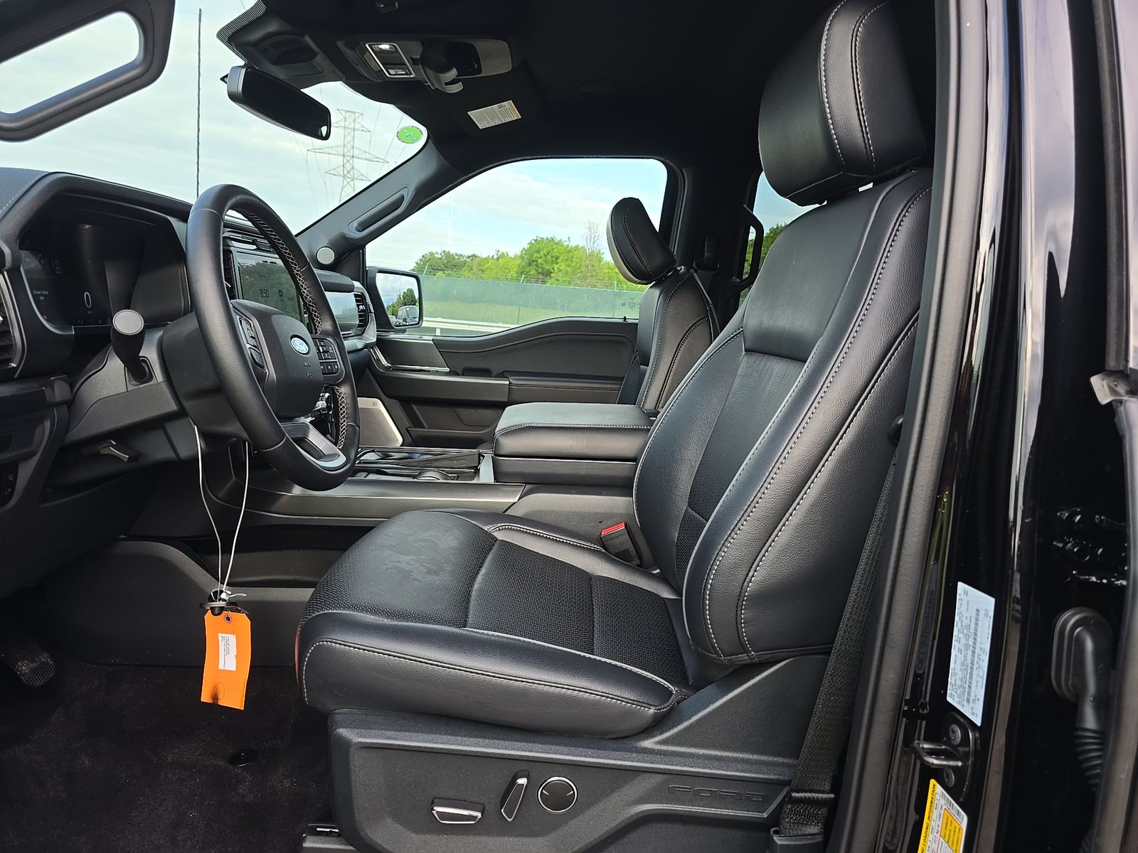 2025 Ford F-150 Lariat AWD