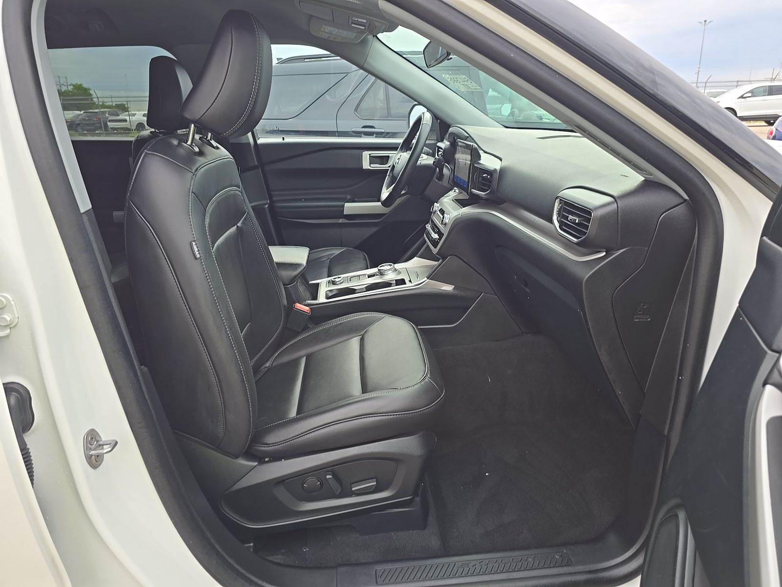 FORD EXPLORER - 9