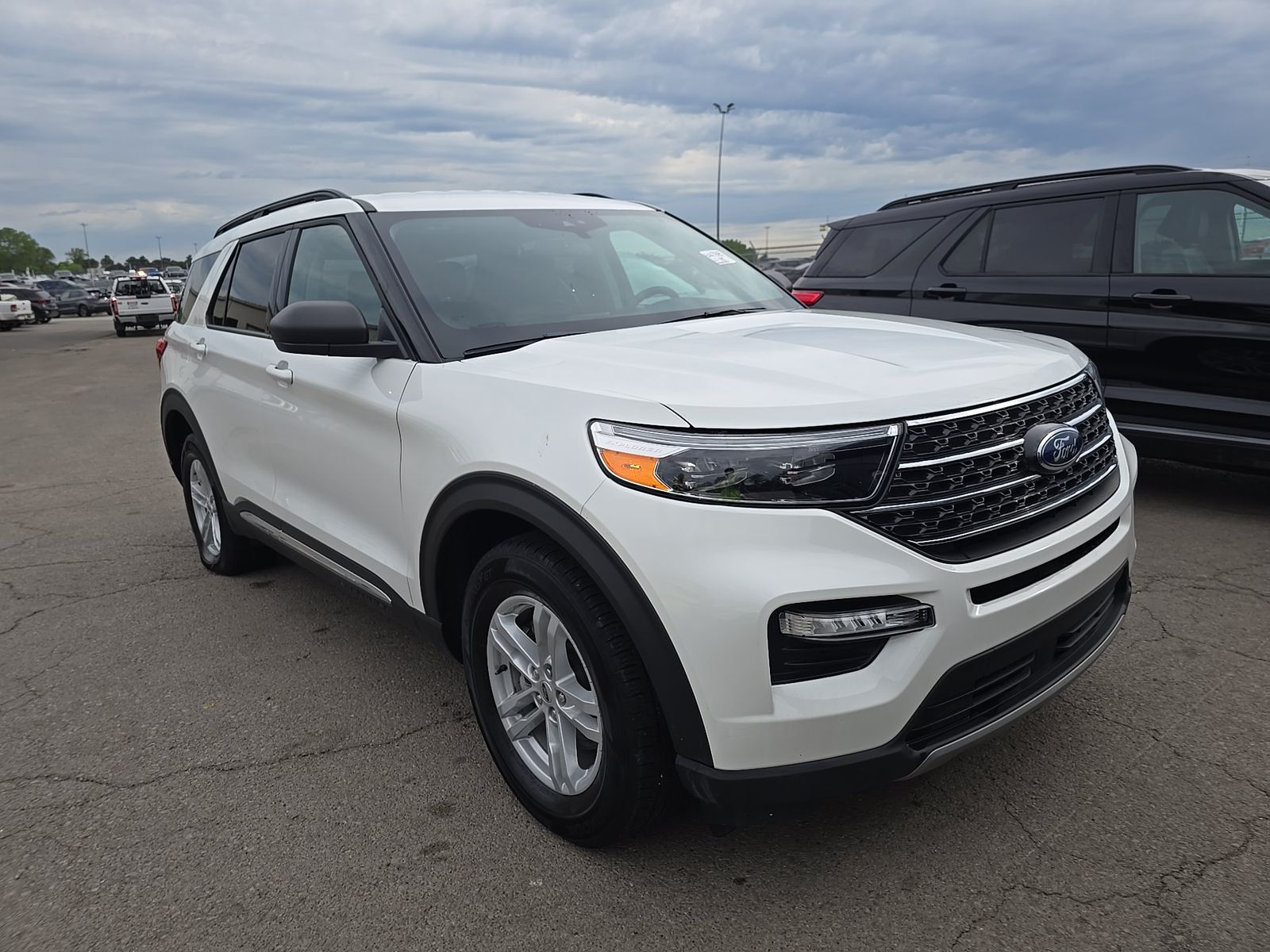 FORD EXPLORER - 4