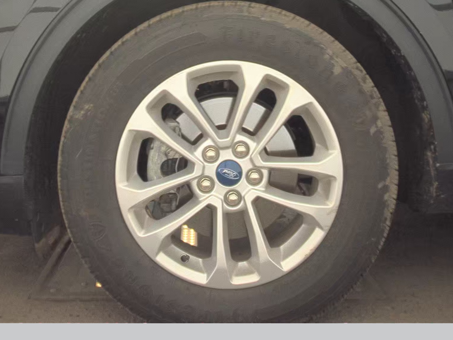 FORD ESCAPE - 10