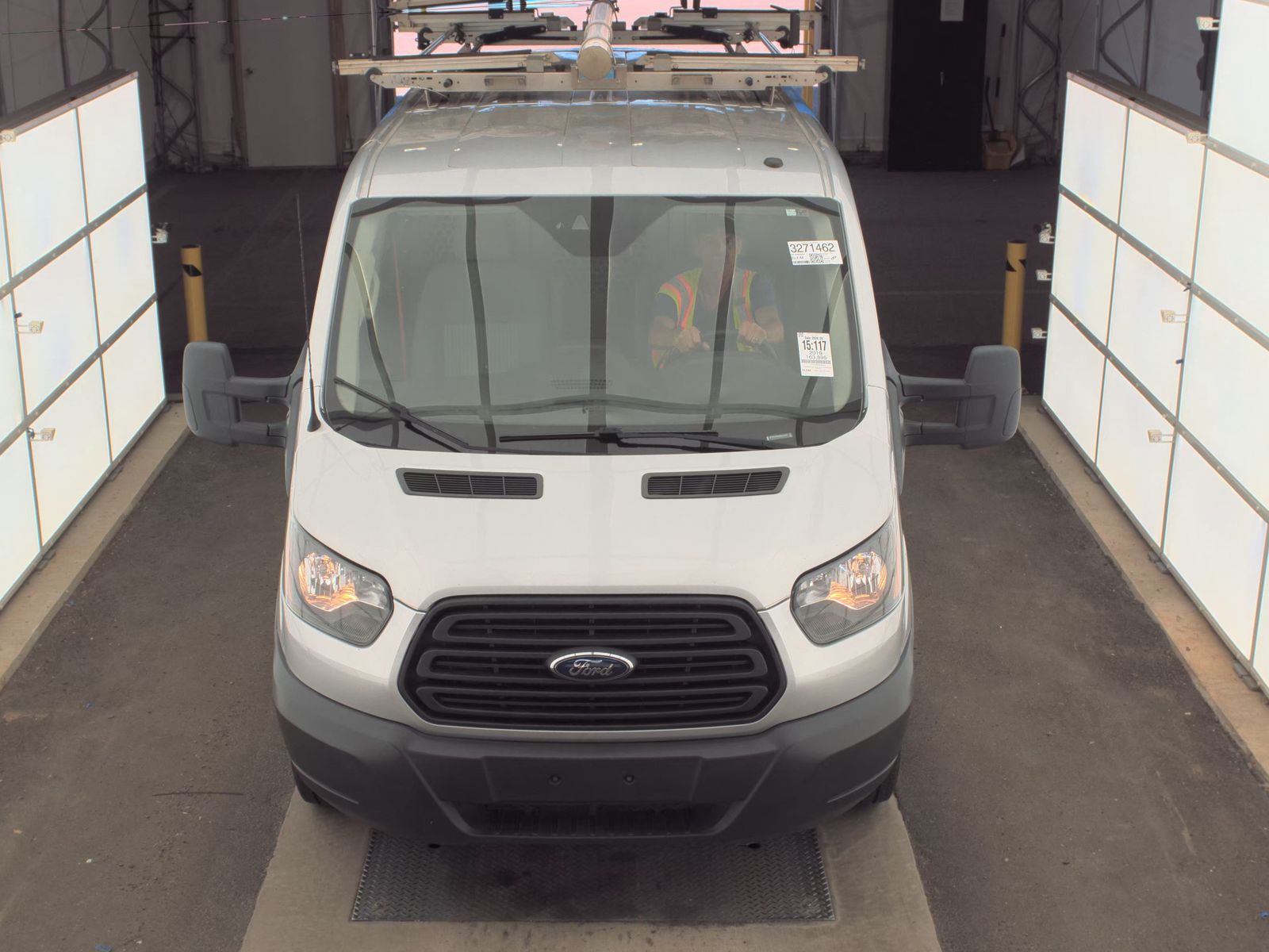 FORD TRANSIT 150 - 3