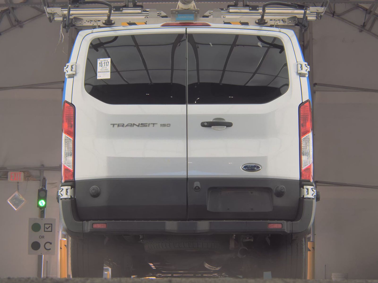FORD TRANSIT 150 - 8