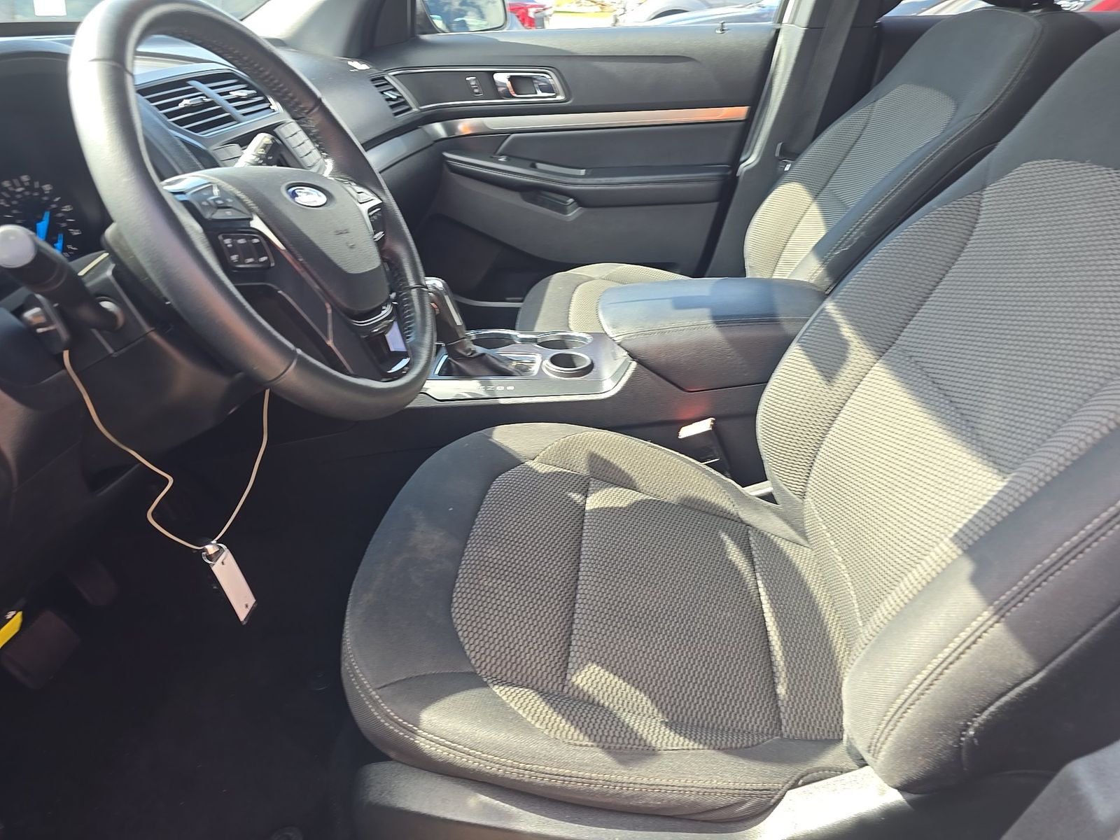 FORD EXPLORER - 8