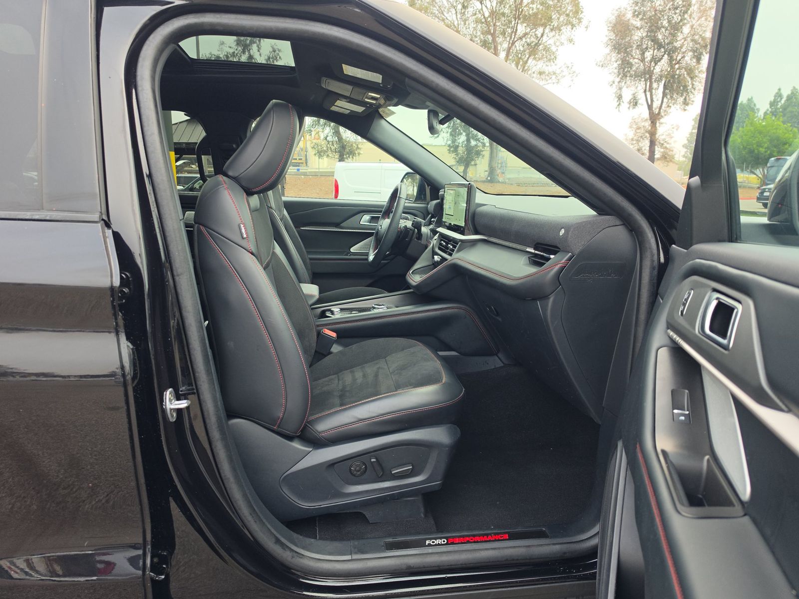 FORD EXPLORER - 9