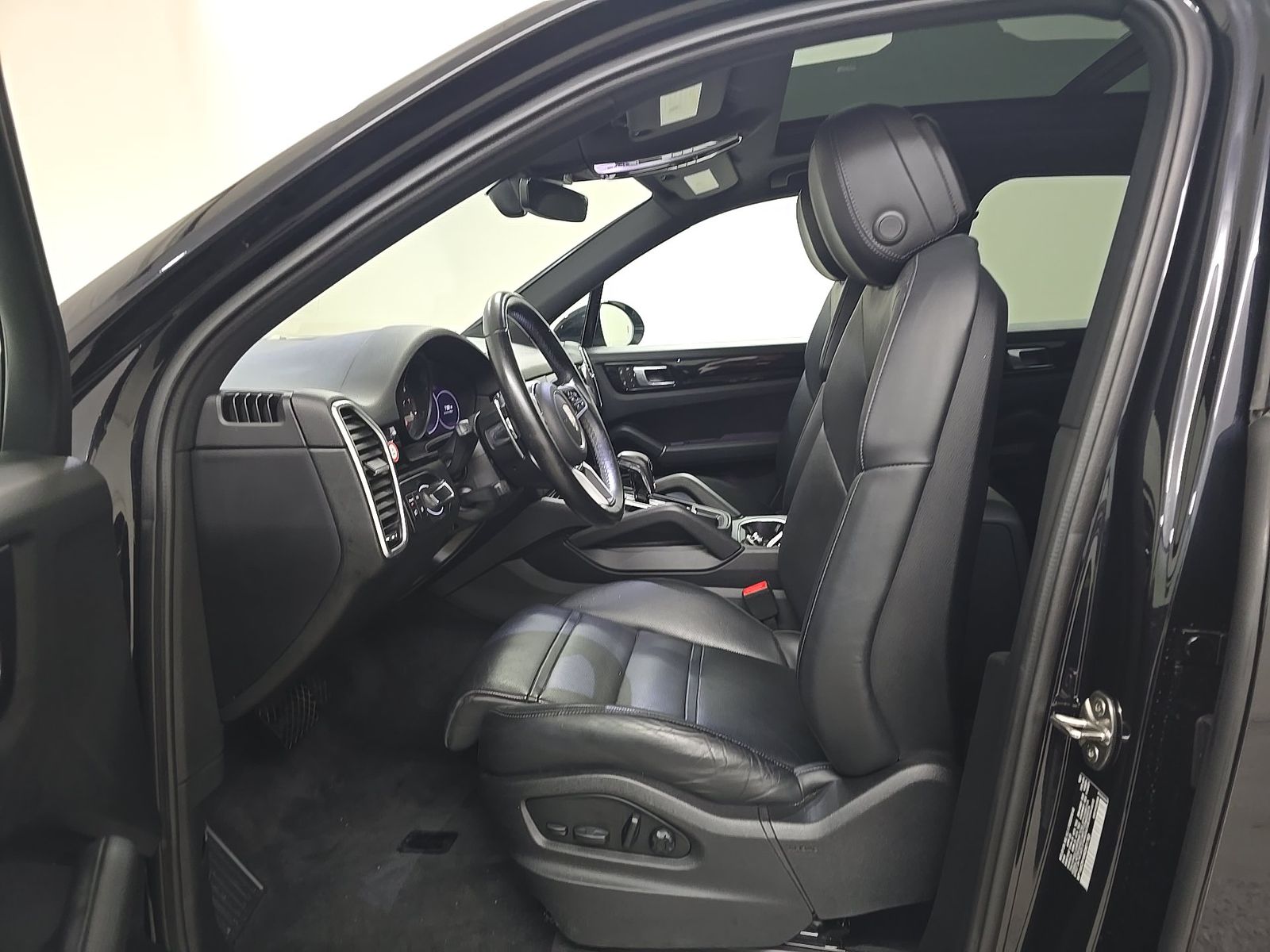 PORSCHE CAYENNE - 8