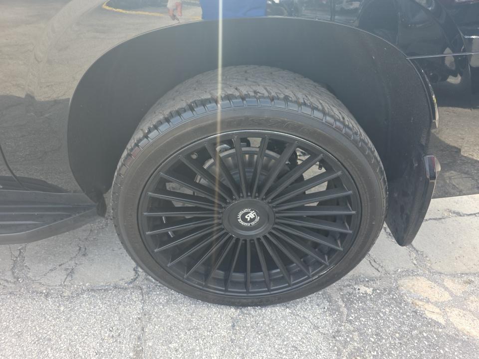 2023 Cadillac Escalade ESV Luxury RWD