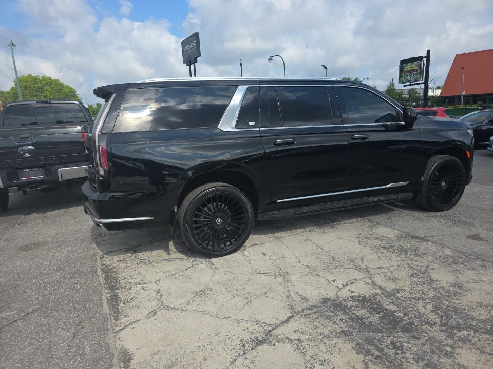 2023 Cadillac Escalade ESV Luxury RWD