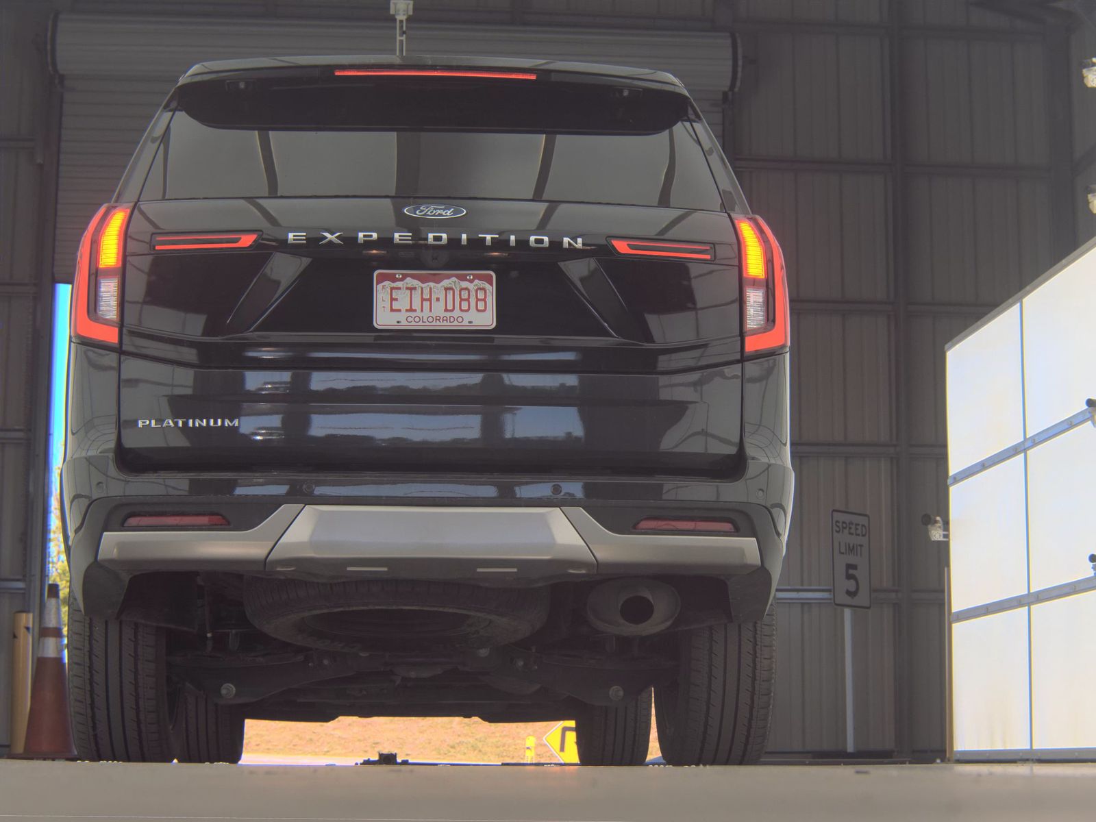 FORD EXPEDITION - 8