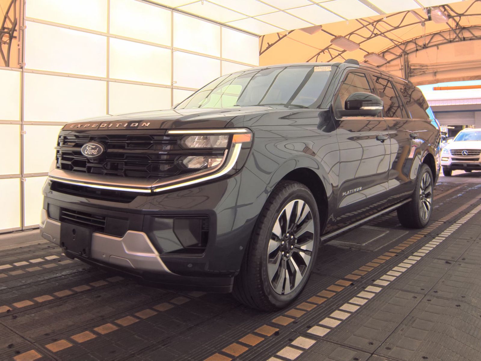 FORD EXPEDITION MAX - 1