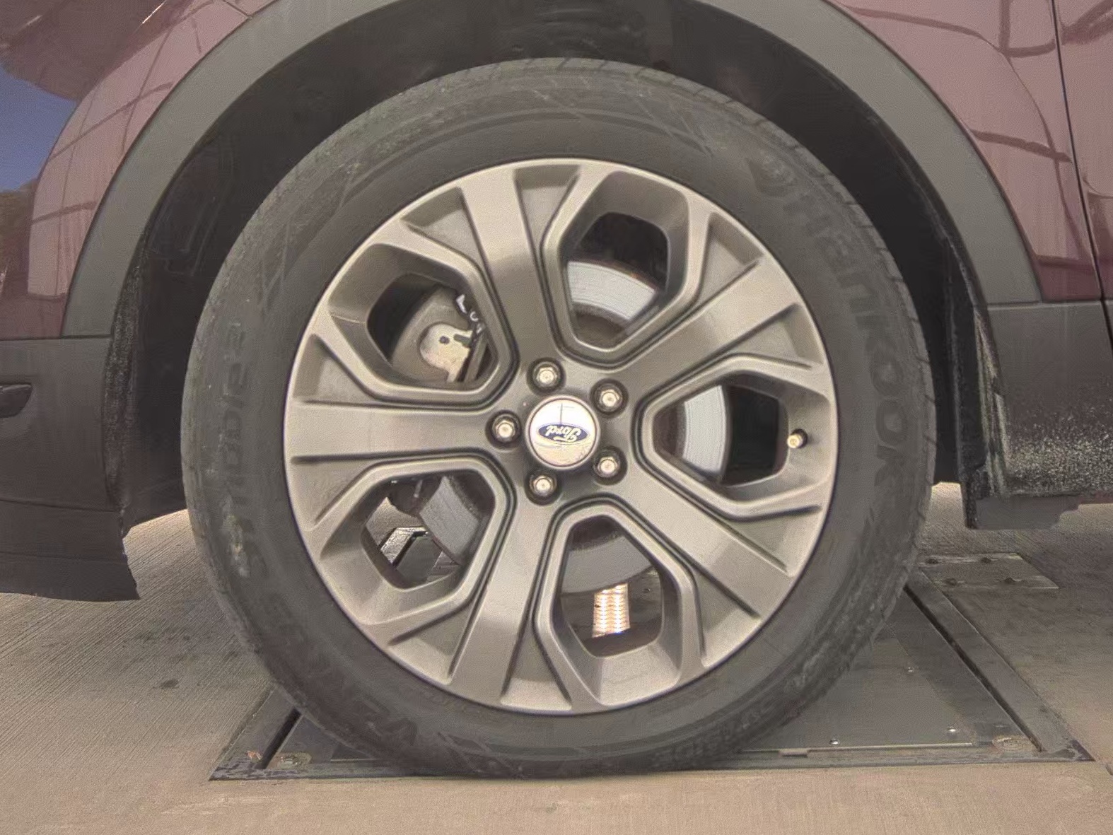 FORD EXPLORER - 10