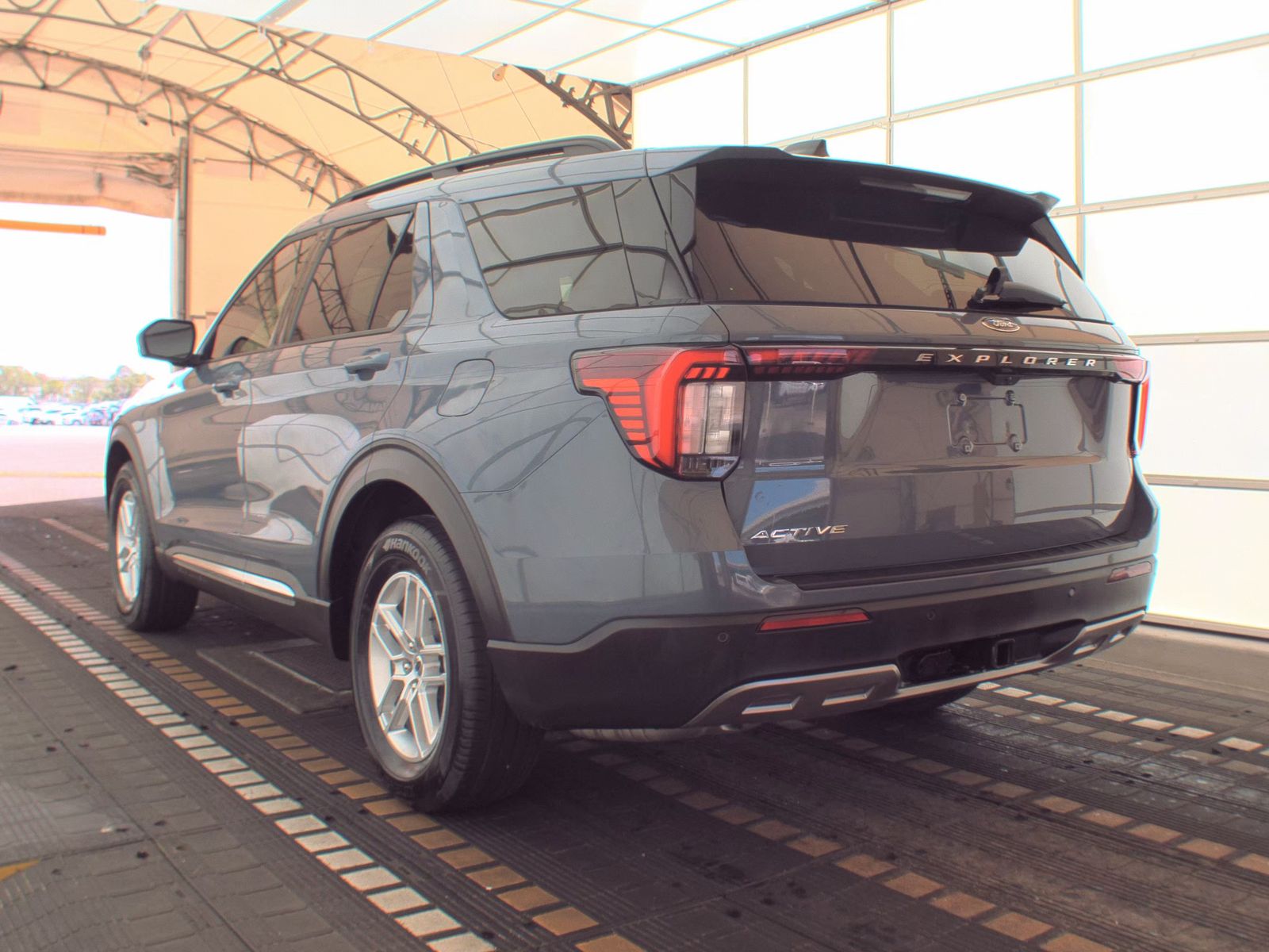 FORD EXPLORER - 9