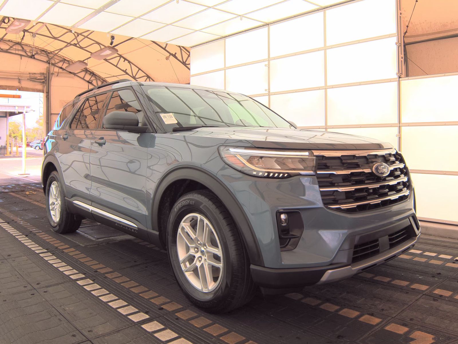 FORD EXPLORER - 5