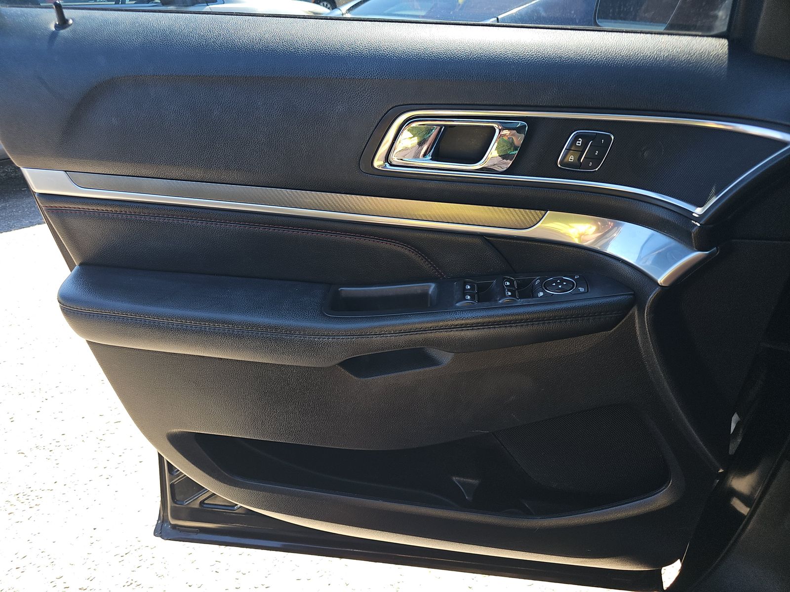 FORD EXPLORER - 10