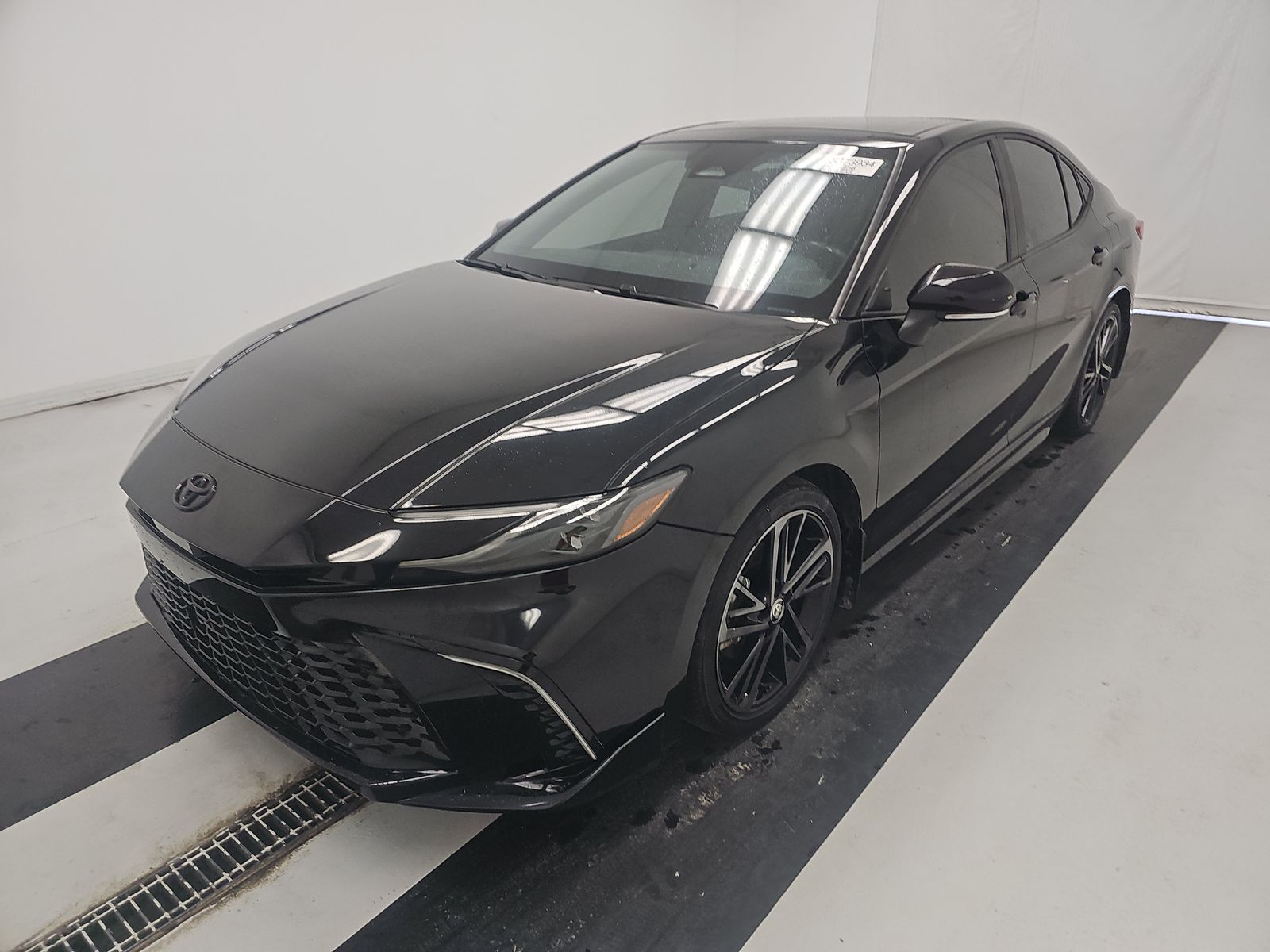 TOYOTA CAMRY - 1