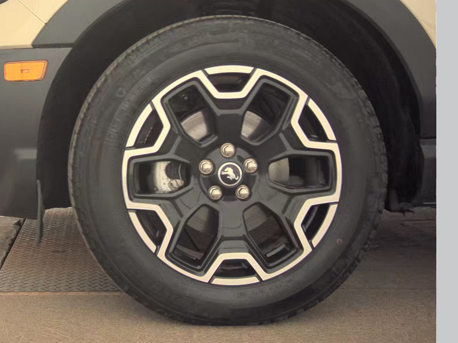 FORD BRONCO SPORT - 10