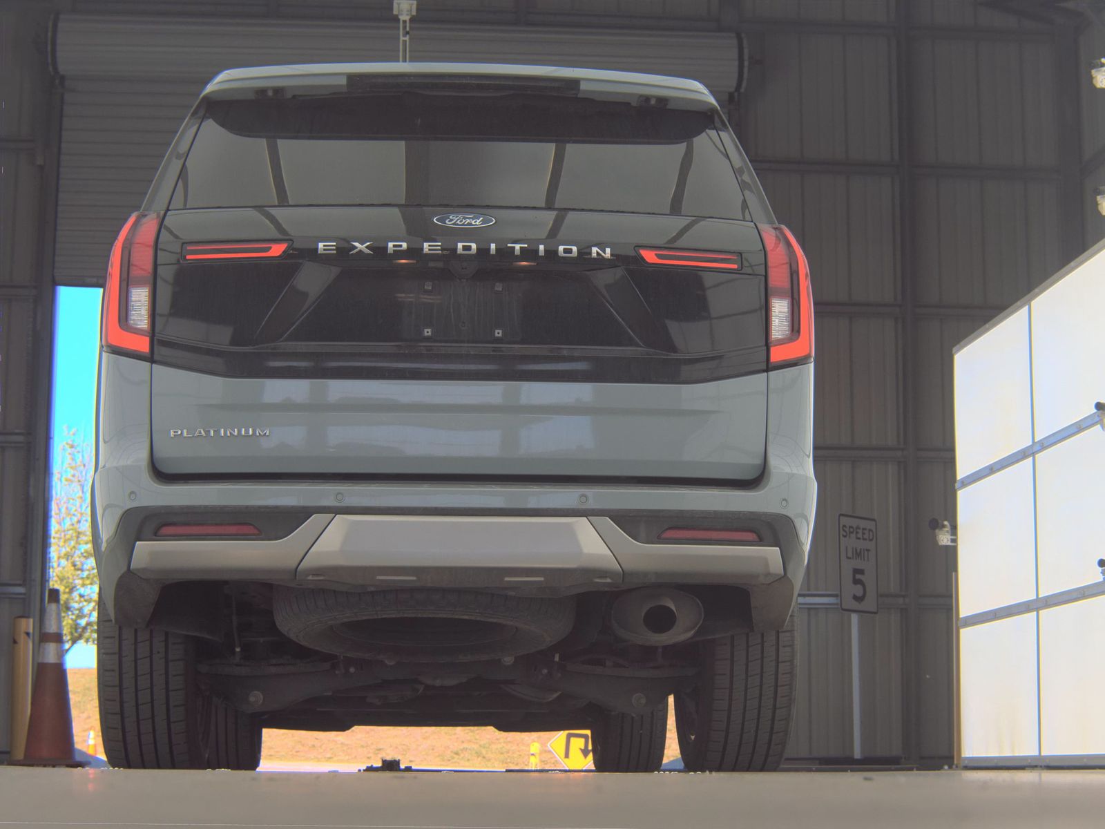 FORD EXPEDITION - 8