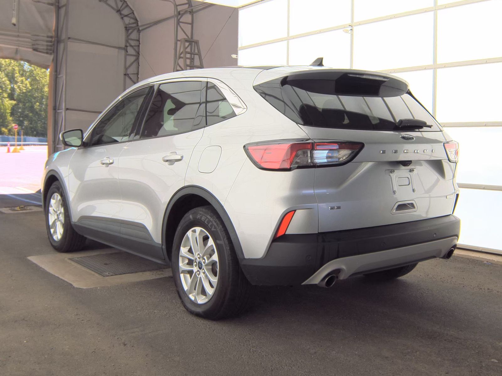FORD ESCAPE - 9