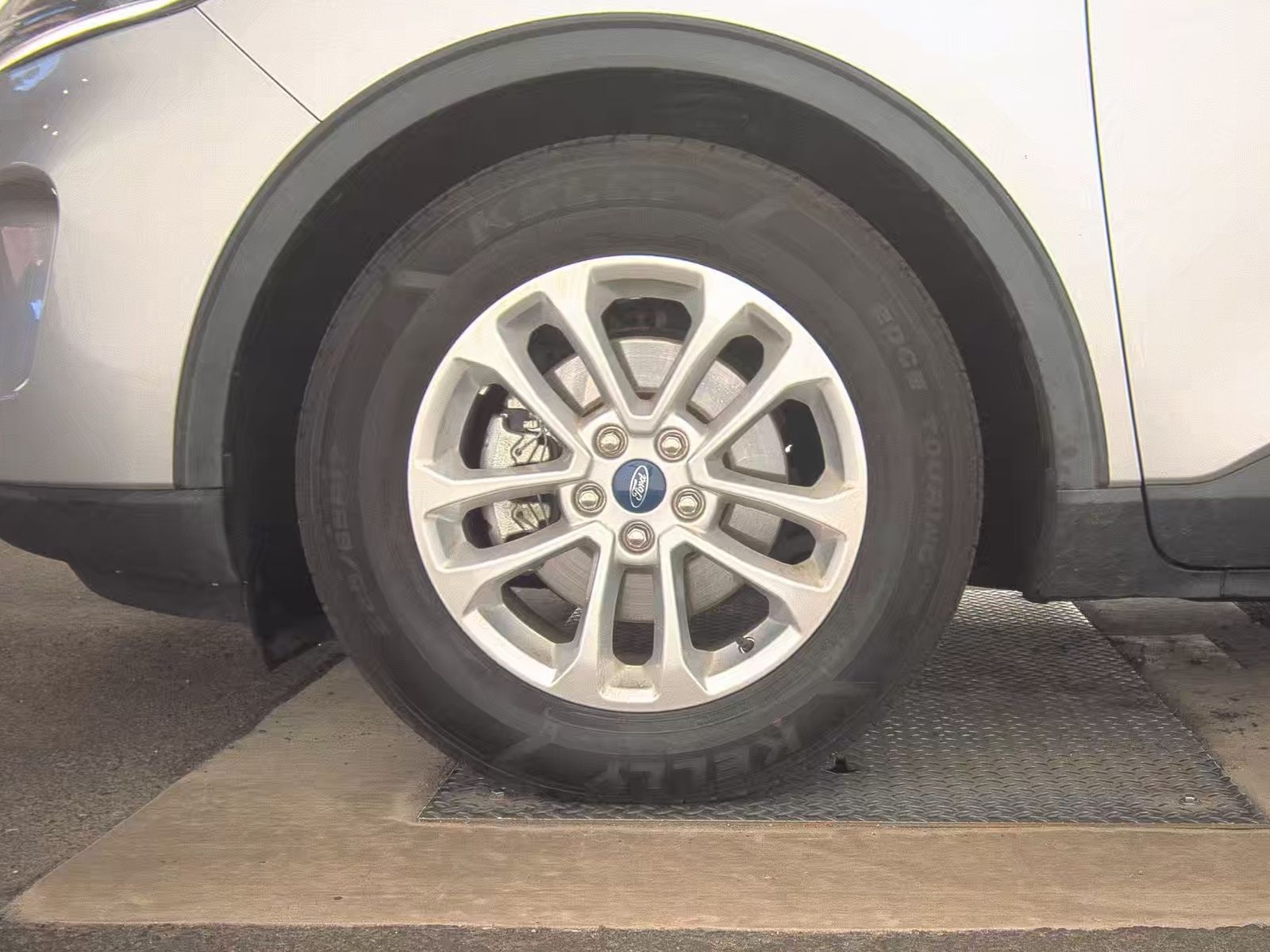 FORD ESCAPE - 10