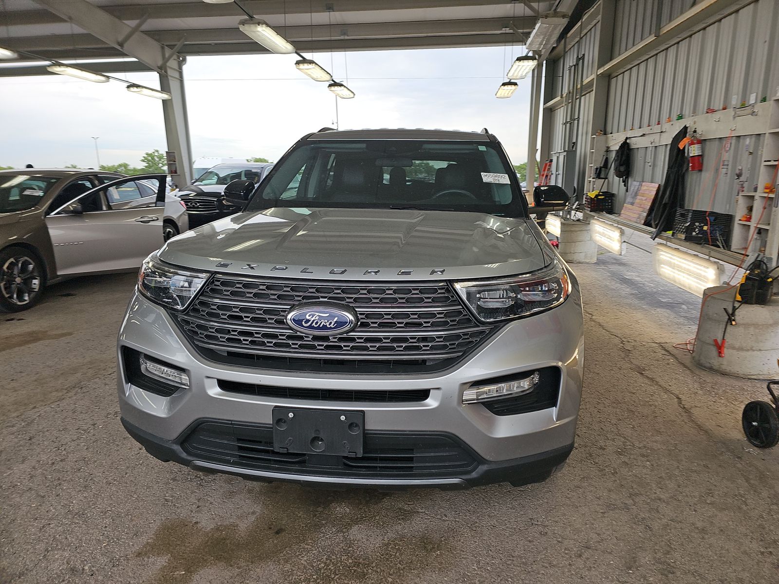 FORD EXPLORER - 3