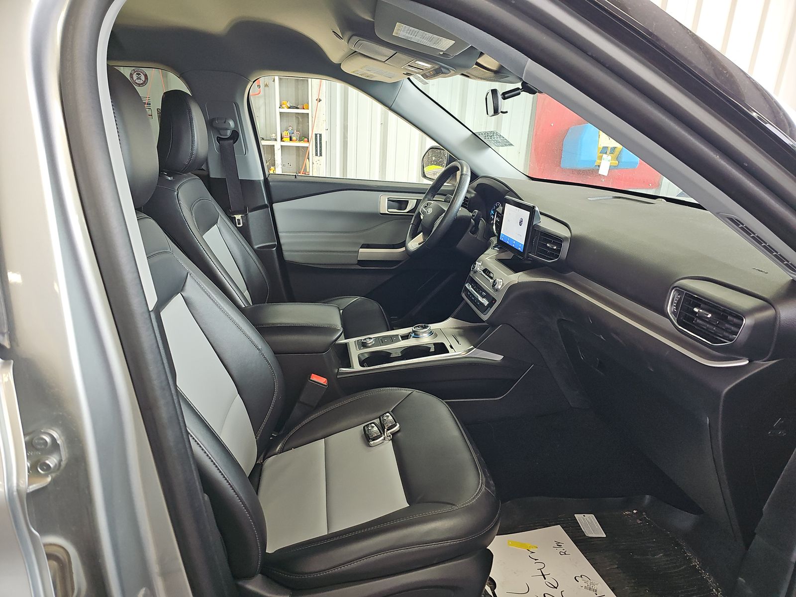 FORD EXPLORER - 9