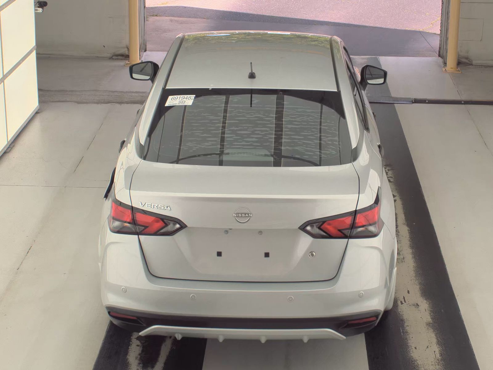 NISSAN VERSA - 7