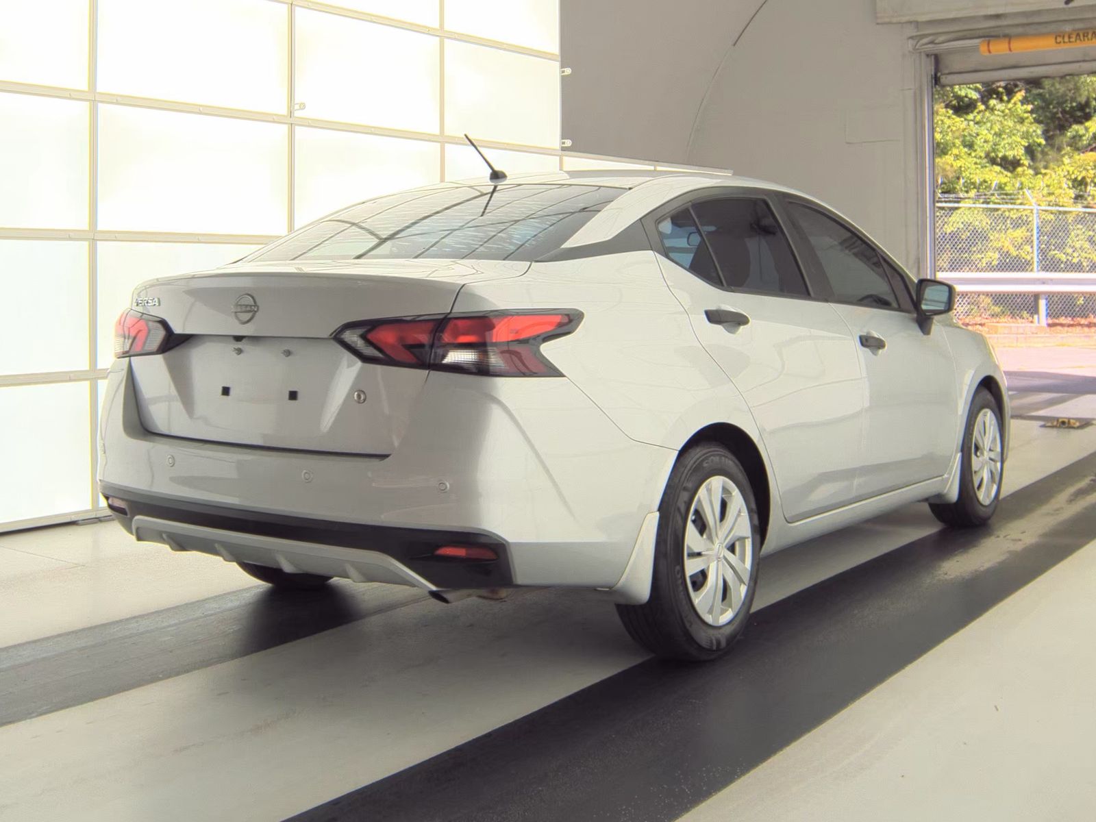 NISSAN VERSA - 6