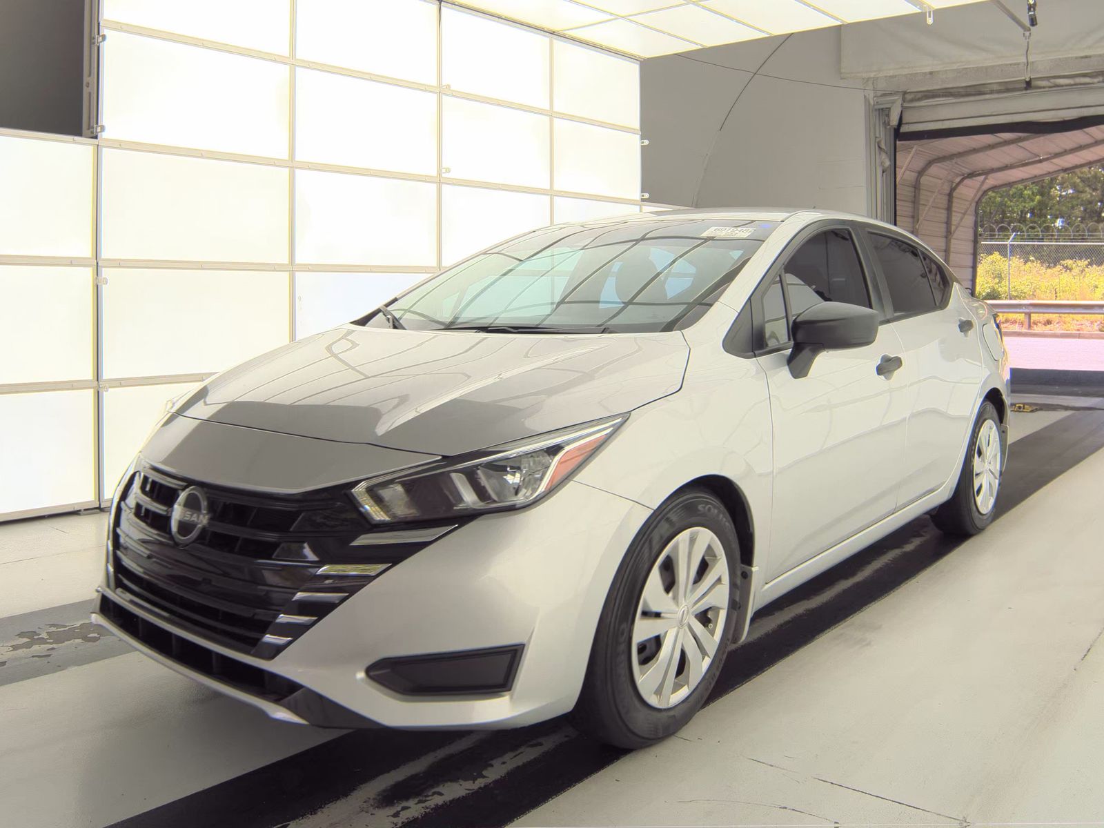 NISSAN VERSA - 1