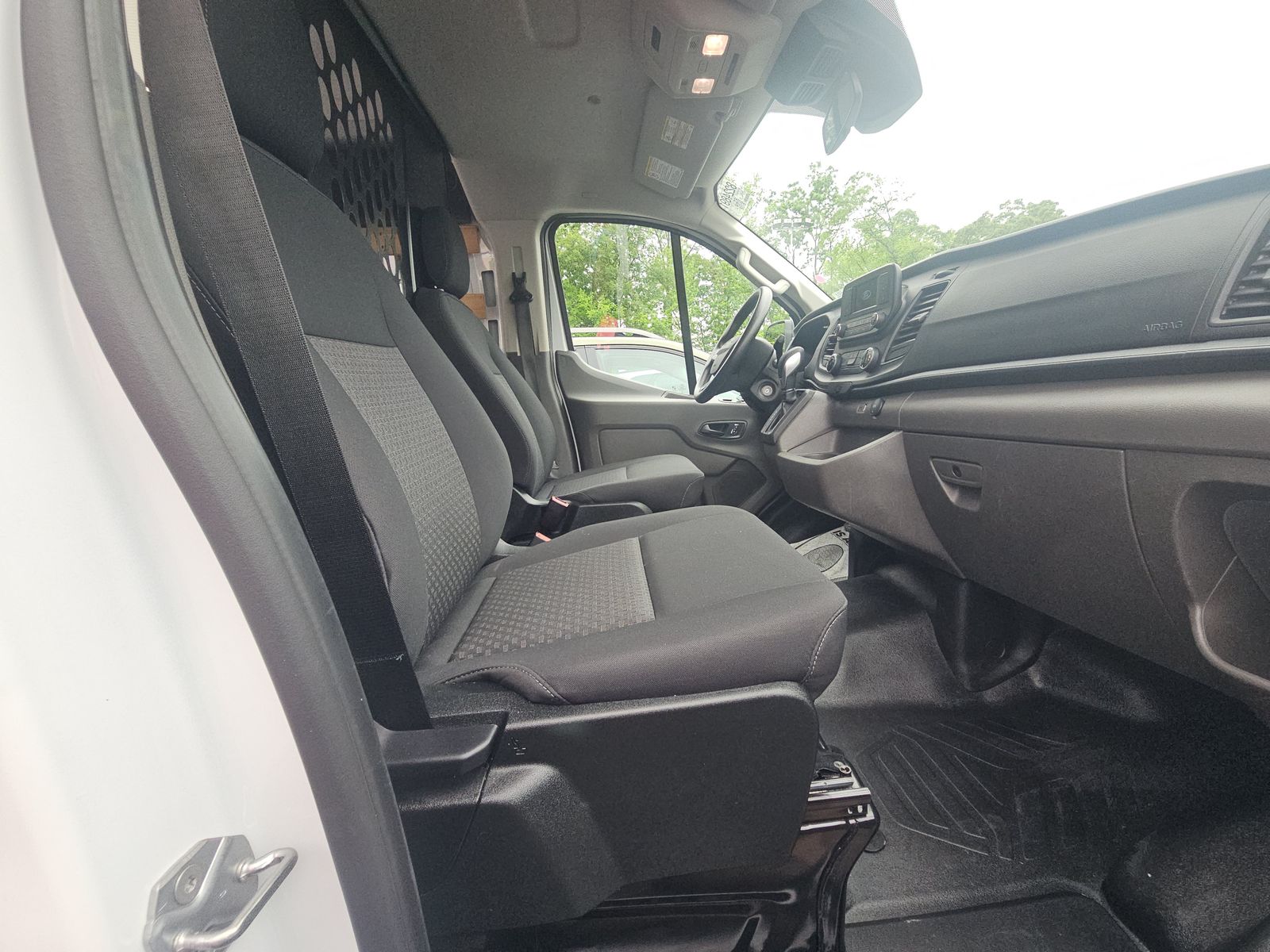 FORD TRANSIT 250 - 9